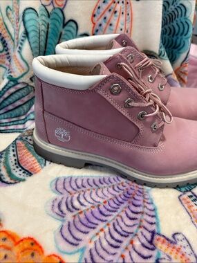Timberland Pink Nubuck Lace-Up Ankle Boots with White Collar